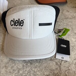 Ciele |  NWT white and black athletic cap RUN